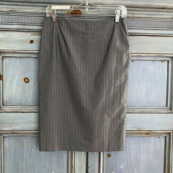 Alexander McQueen gray striped pencil skirt size 38 made in Italy